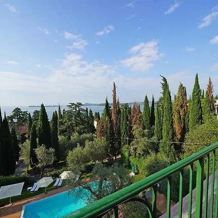 Villa Vibe Luce, Beautiful Period With Private Pool And View