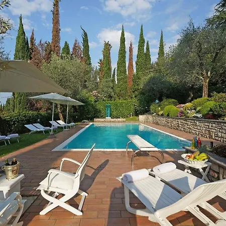 Villa Vibe Luce, Beautiful Period With Private Pool And View