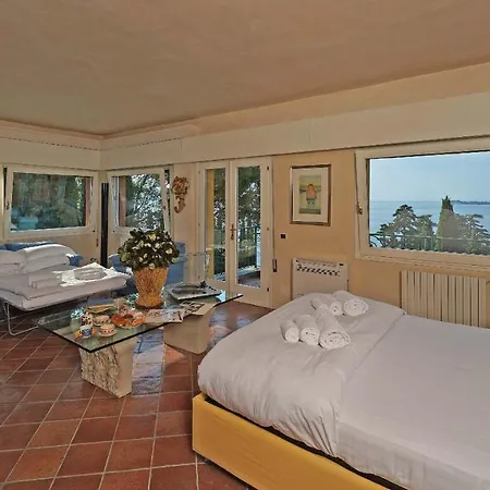 Vibe Luce, Beautiful Period With Private Pool And View Gardone Riviera