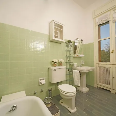 Vibe Luce, Beautiful Period With Private Pool And View Gardone Riviera