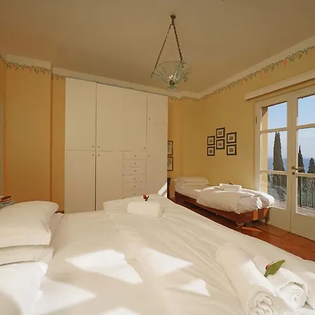 Vibe Luce, Beautiful Period With Private Pool And View Gardone Riviera